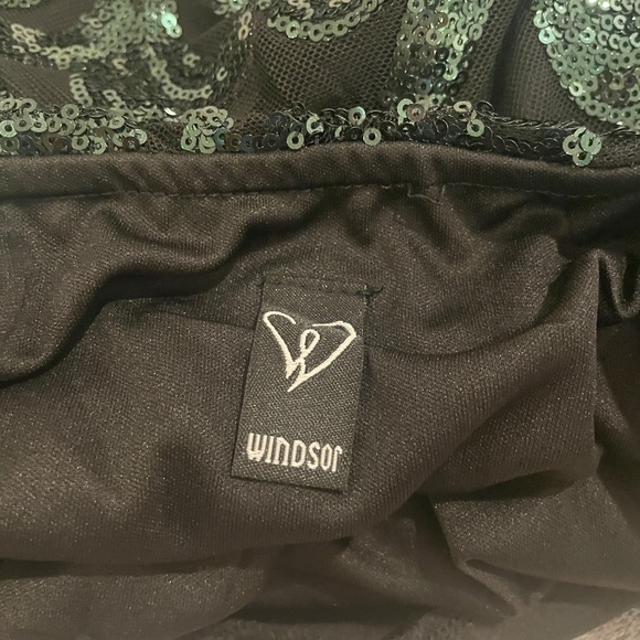 green and black sequin windsor dress - Picture 3 of 4